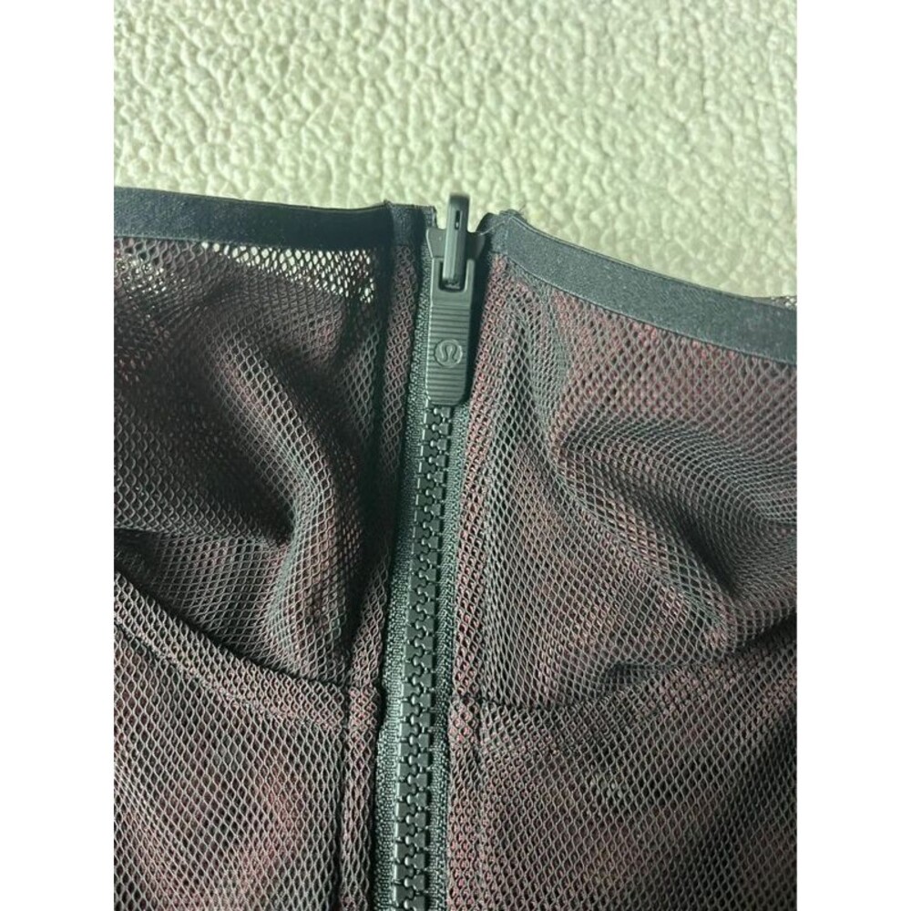 Lululemon Reversible Mesh 1/2 Zip Crop Jacket Womens M / L - Picture 3 of 6